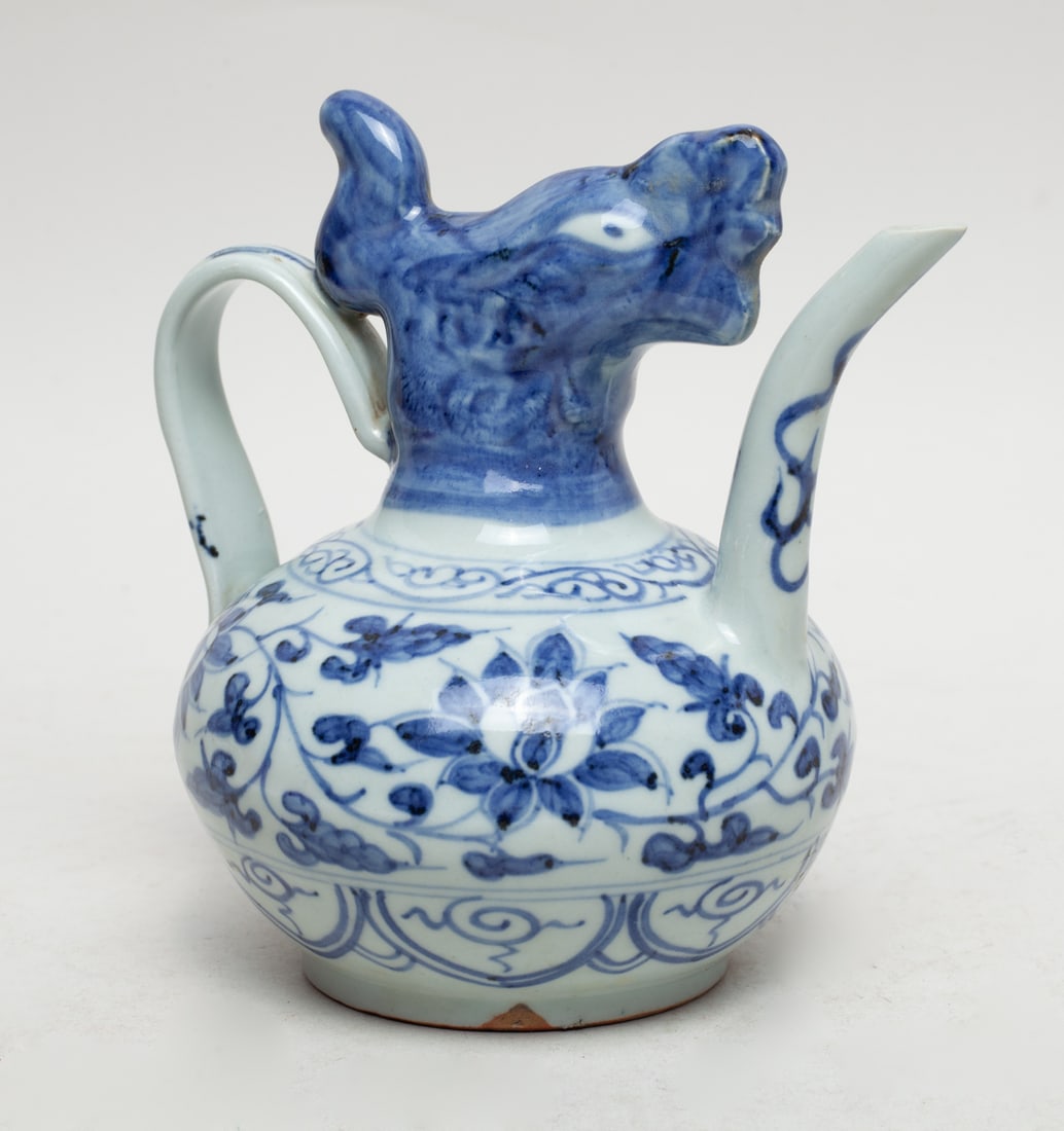 Chinese Export Porcelain Pot (1 of 8)