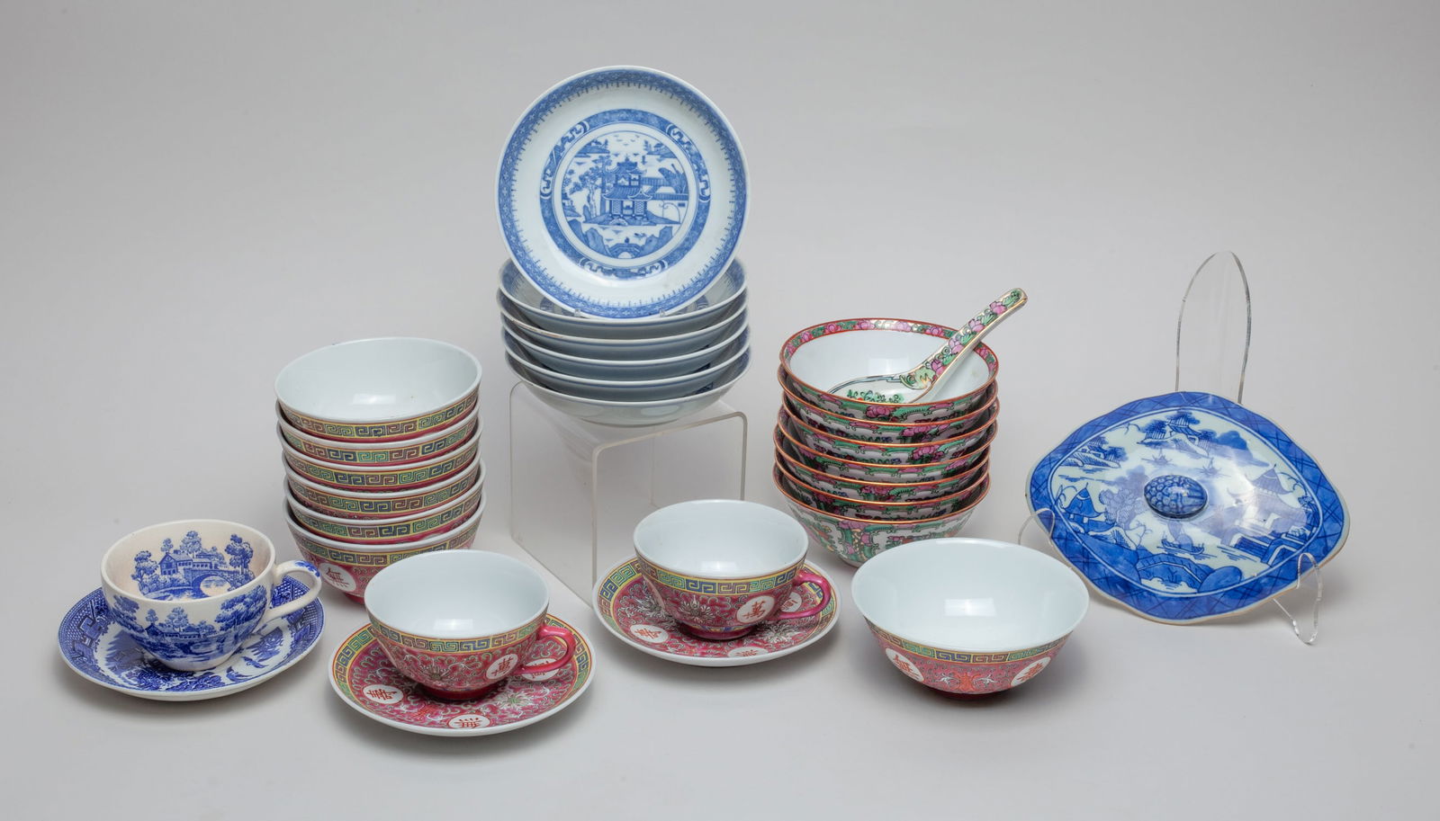 Chinese Export Porcelain Pieces (1 of 19)