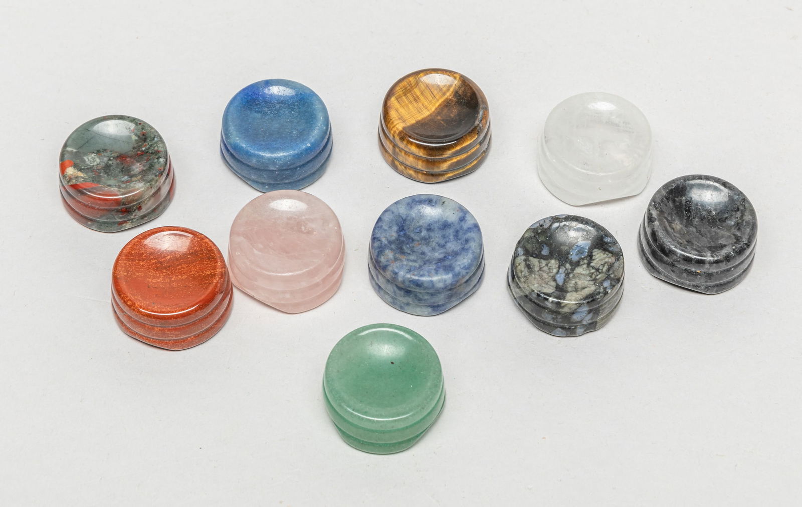 Set Gemstone Carved Stands (1 of 6)