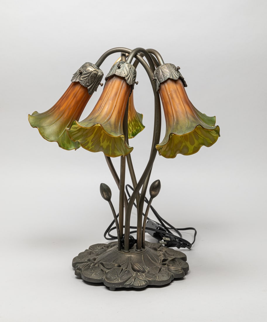 Tiffany Style Glass Lamp (1 of 7)
