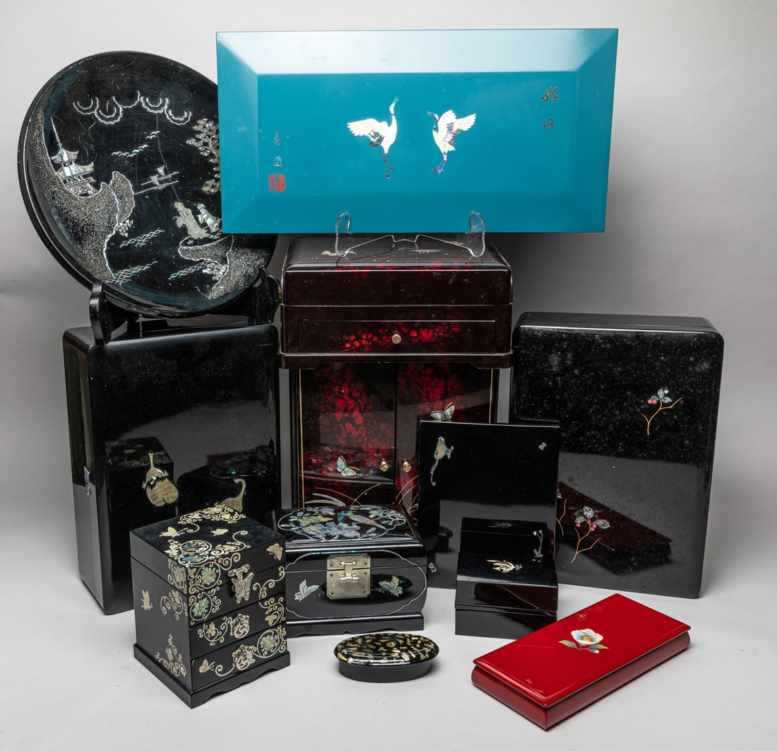 Collectible Asian MOP Box & Decors (1 of 14)