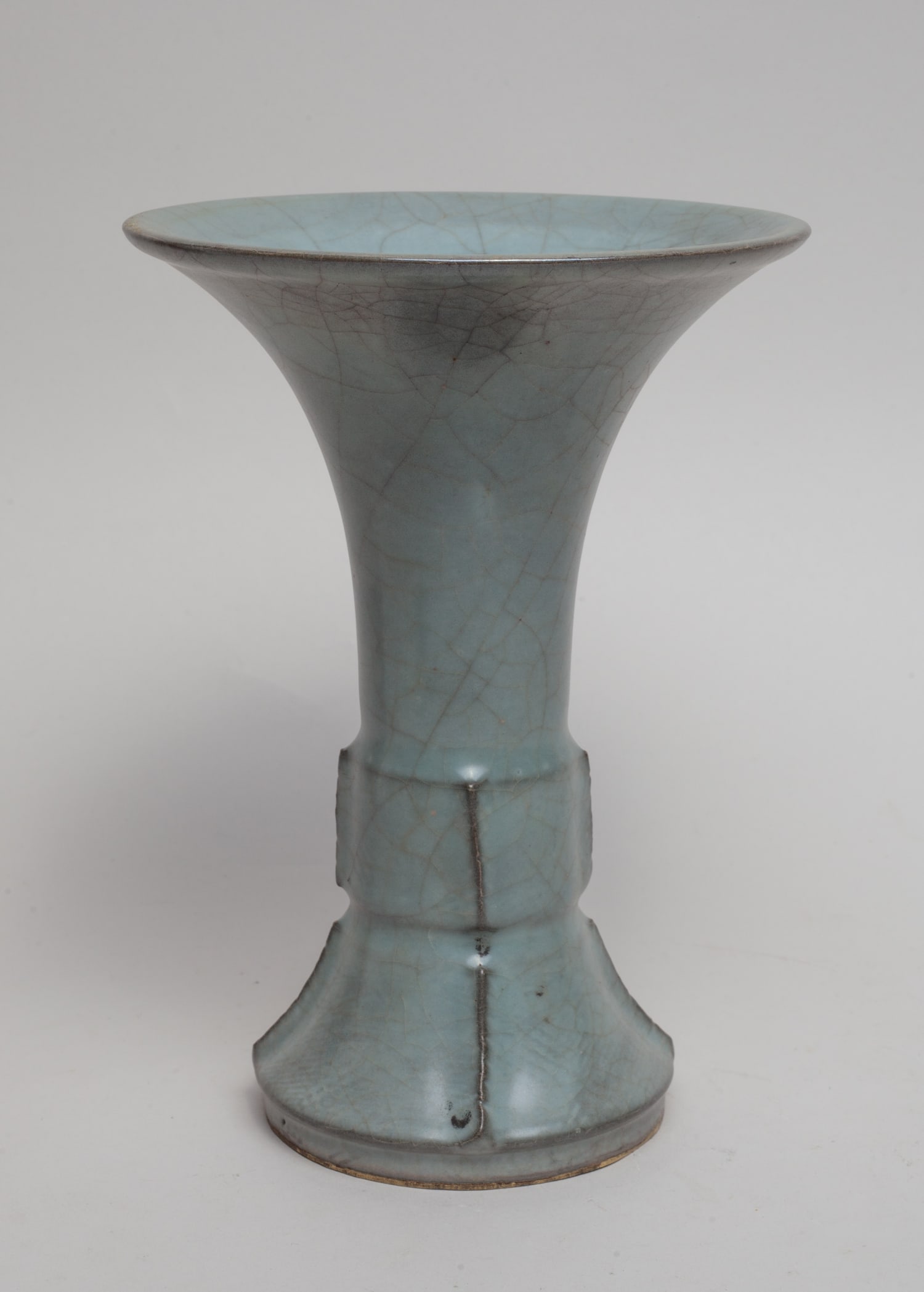 Chinese Shipwreck Porcelain Vase (1 of 11)