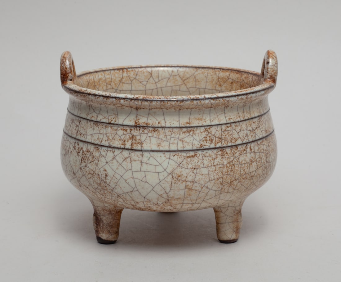 Chinese Ge Type Porcelain Censer (1 of 11)