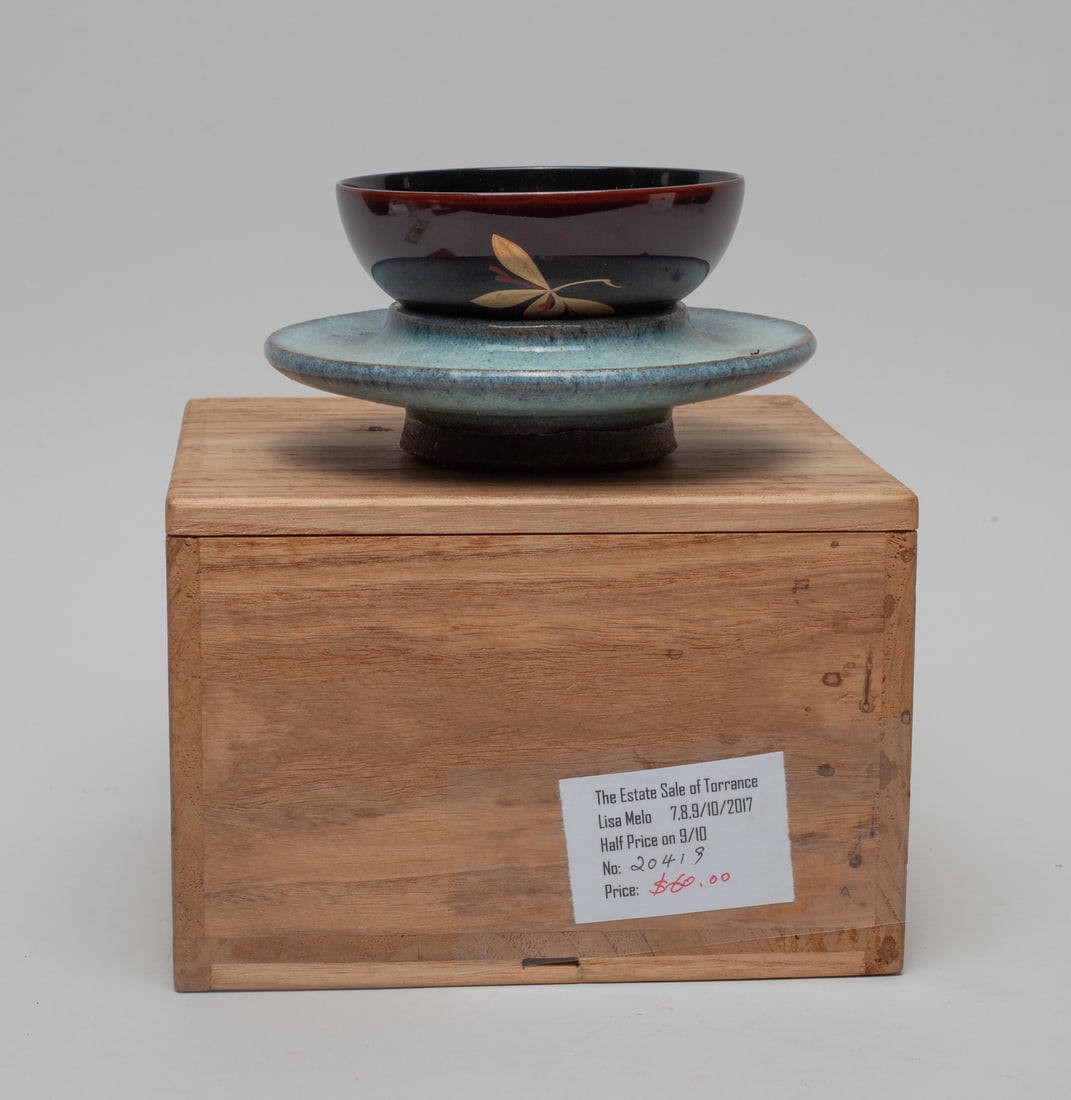 Estate Chinese Porcelain Stand & Lacquer Cup (1 of 12)