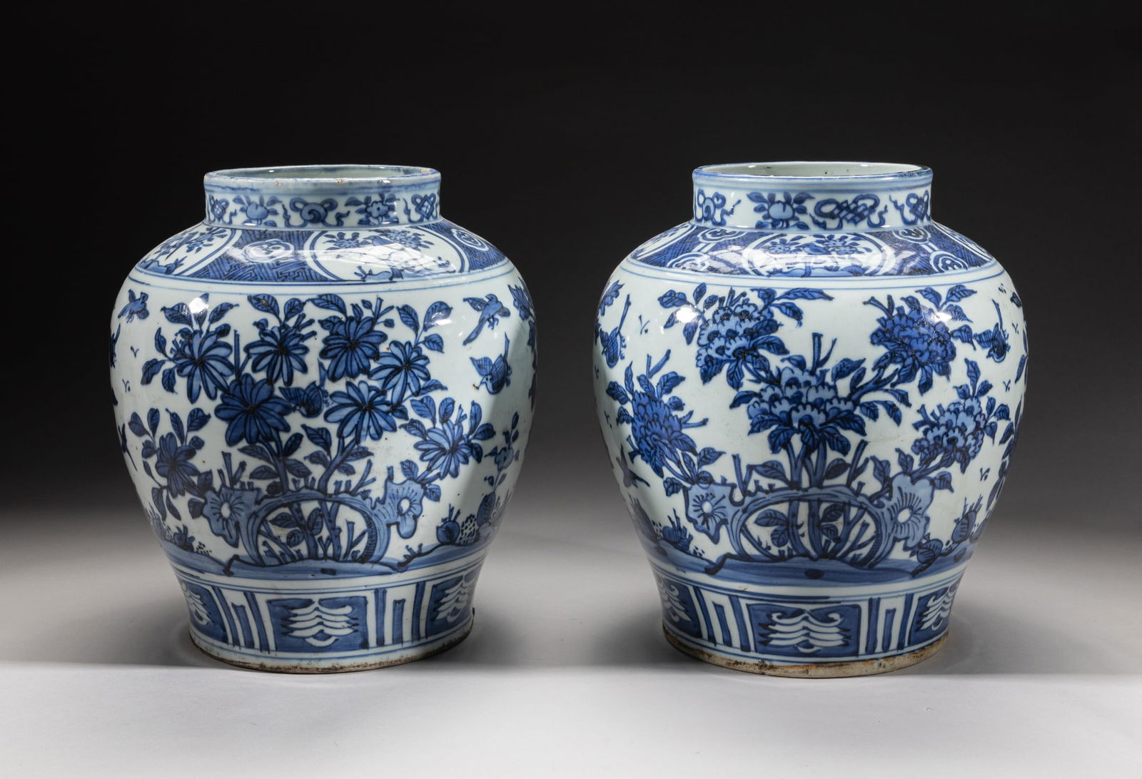 Pair Large Chinese Porcelain Jars (1 of 11)