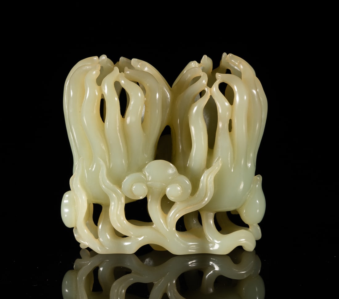 Chinese Jade Carved Sculpture of Buddha Hand (1 of 14)