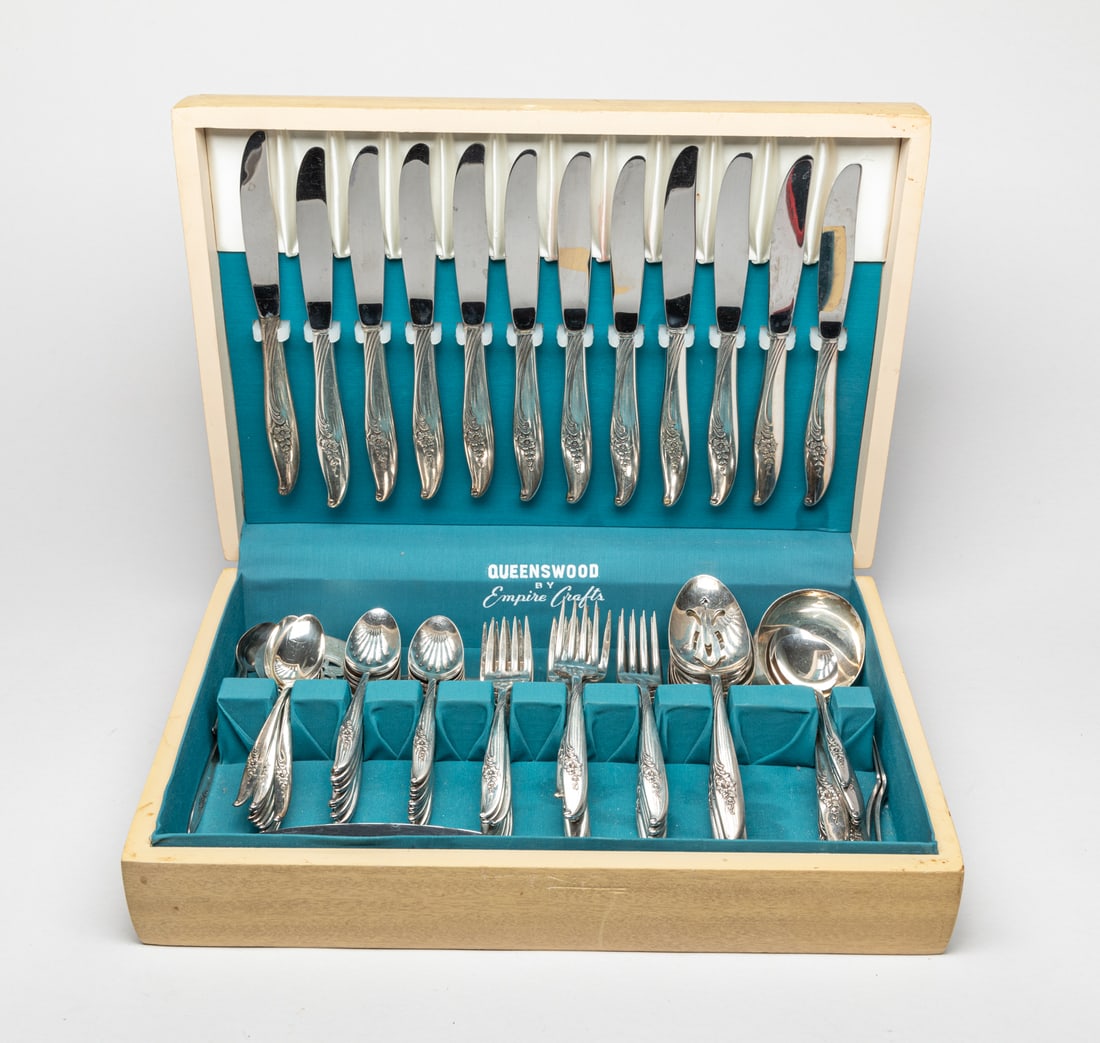 Estate Nobility Table Service (1 of 12)