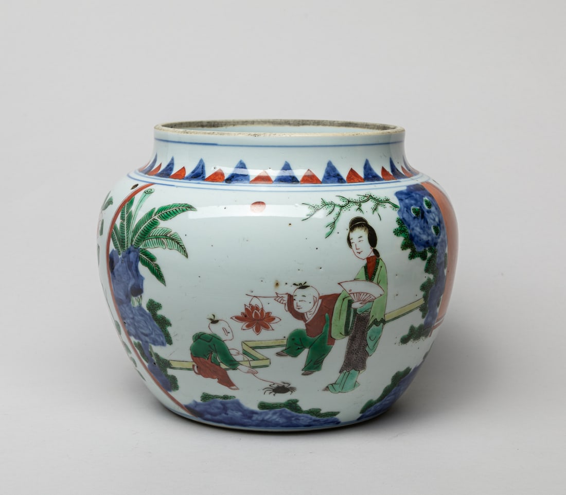 Large Chinese Export Porcelain Jar (1 of 13)