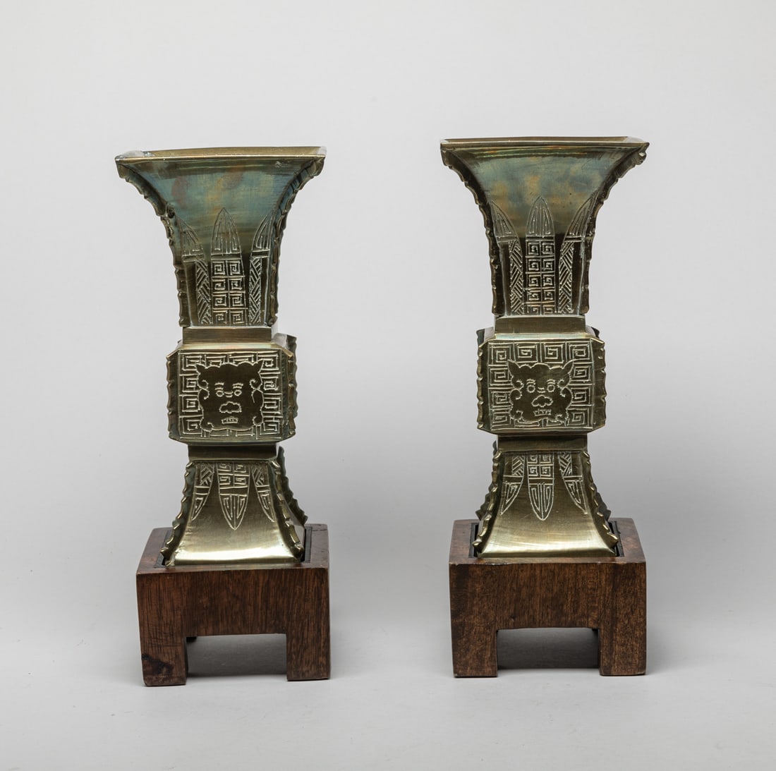 Two Chinese Bronze Vases, Late Ching (1 of 7)