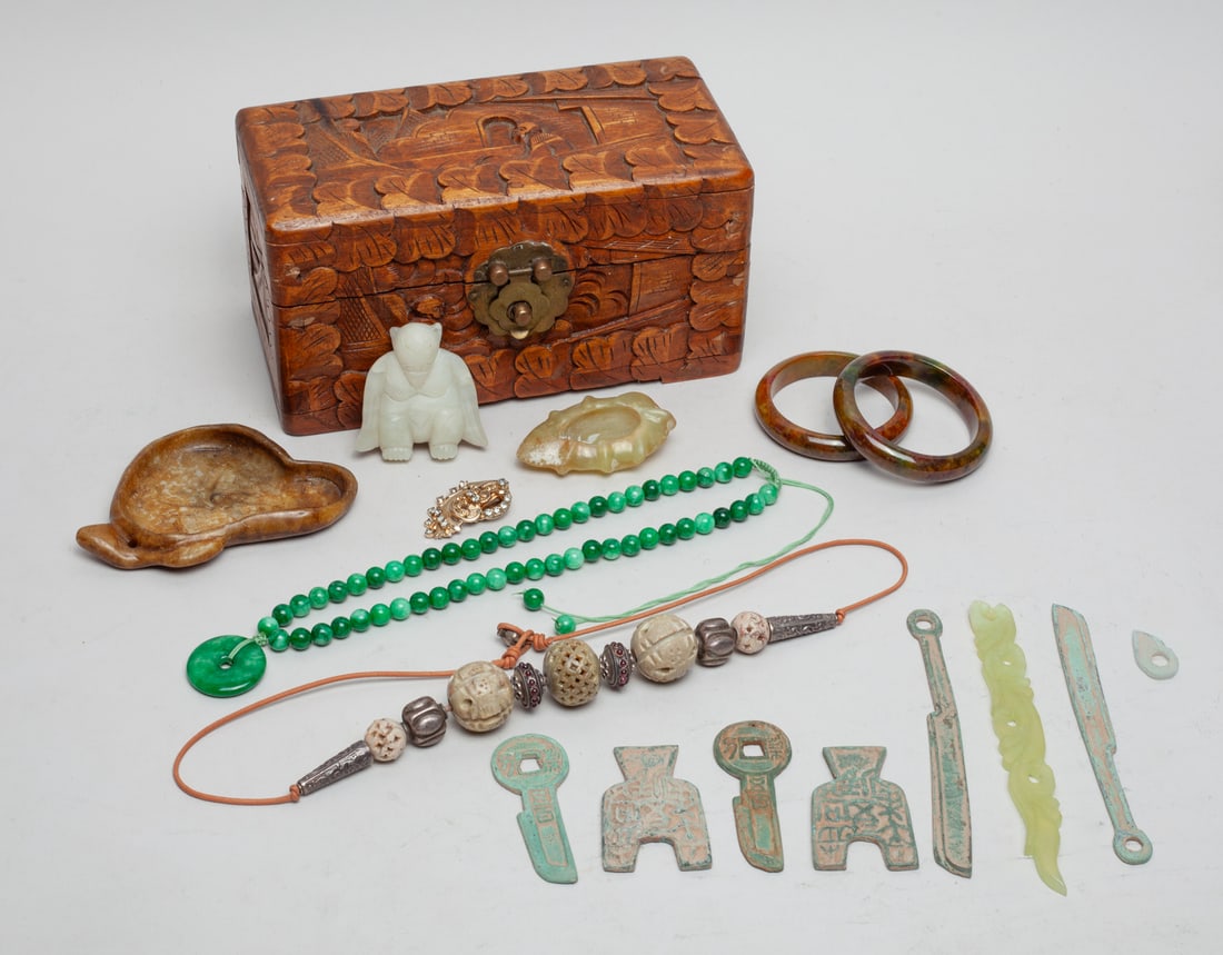 Estate Chinese Jade, Stone & Decors (1 of 9)
