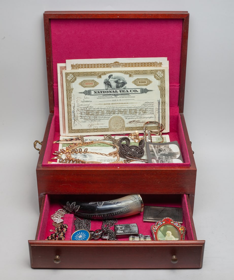 Stocks, Bank Paper & Custom Jewelry (1 of 7)