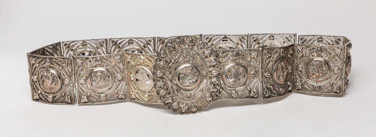Rare Egypt Silver Belt: Collectible Egypt style silver belt. Approx. 390 gram.