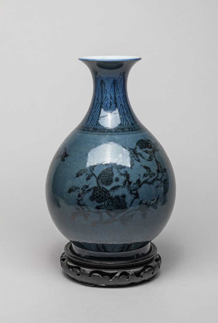 Large Chinese Porcelain Decor Vase (1 of 9)