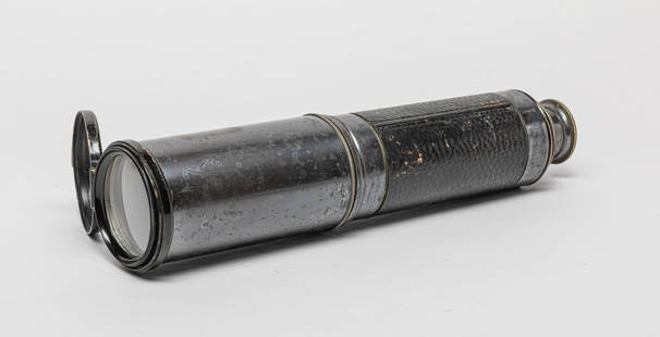 19th Germany Antique Telescope: Collectible German type antique telescope. Approx. 12.5-2.7 inch.