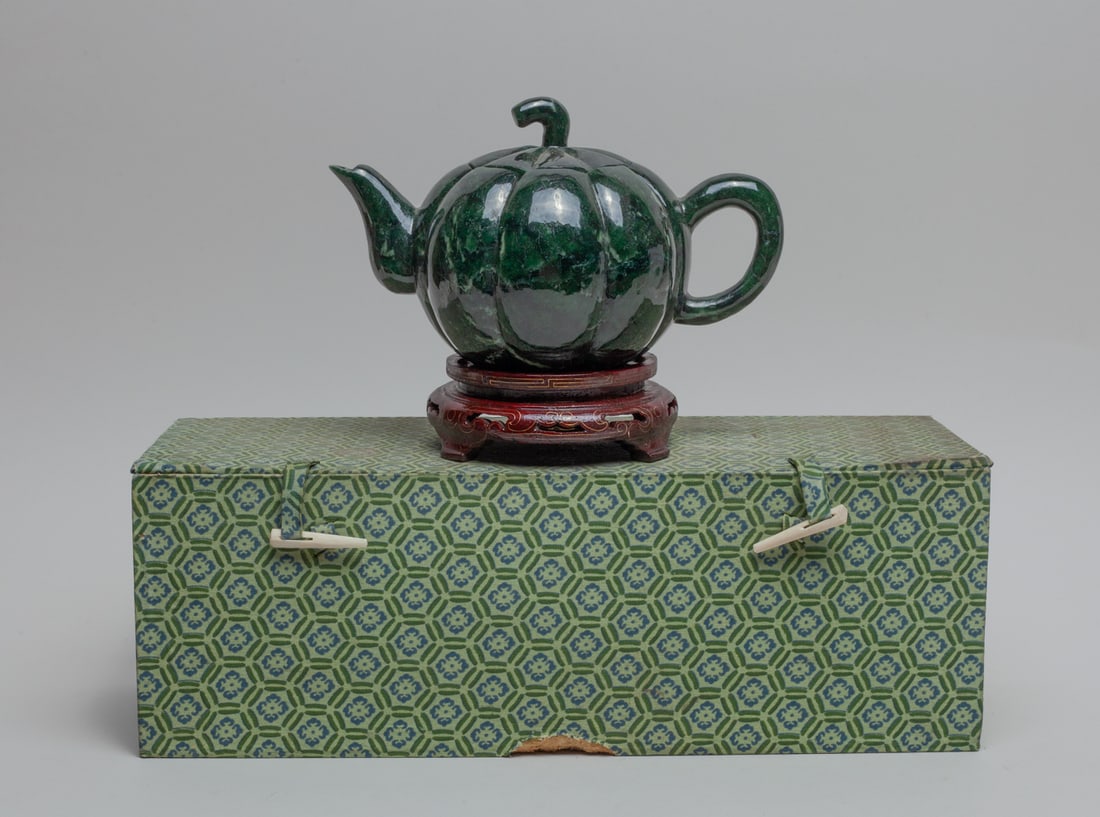 Chinese Spinach Jade Large Tea Pot (1 of 11)
