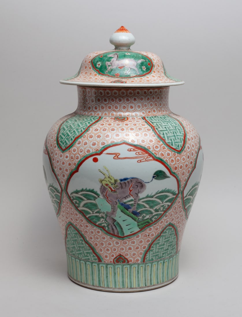 Large Chinese Porcelain Covered Vase (1 of 14)