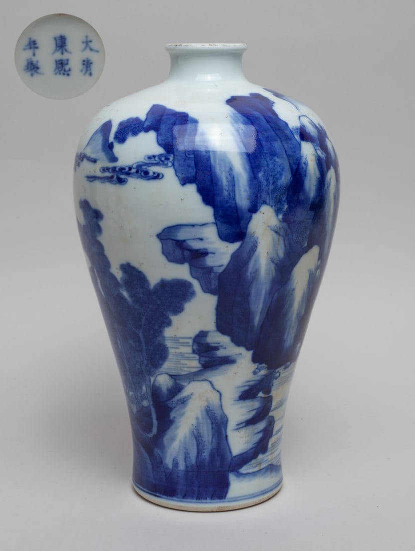 Chinese Export Porcelain Vase (1 of 14)