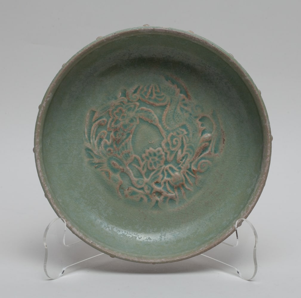 Special Korean Joseon Type Porcelain Washer: The interior centre carved with a dragon and a phoenix amidst flowers, overall covered in crackled celadon glaze. Approx. 7.8-2 inch.