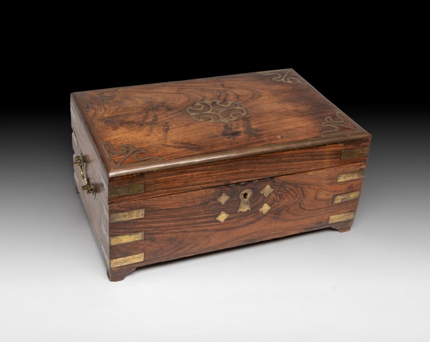 Victorian Lady Makeup Jewelry Travel Box (1 of 14)