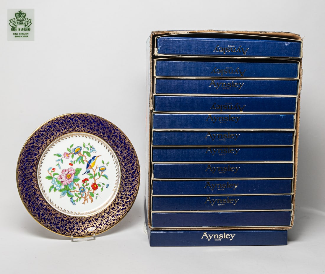 Set England Aynsley Bone China Plates: Set of 12 vintage England Aynsley bone china plates, decorated with bird and flowers, with boxes. Approx. 10.5inch D (plate size).