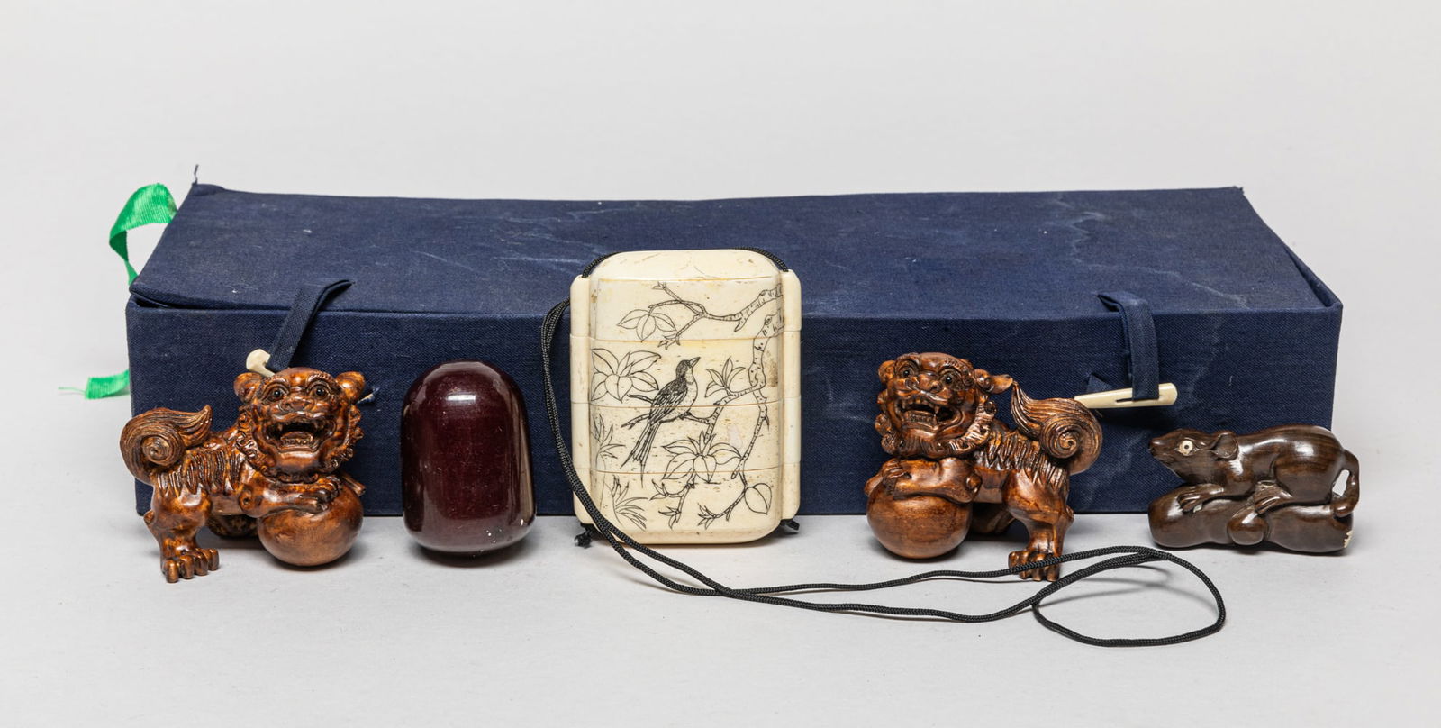 Collectible Japanese Netsuke & Decors (1 of 12)