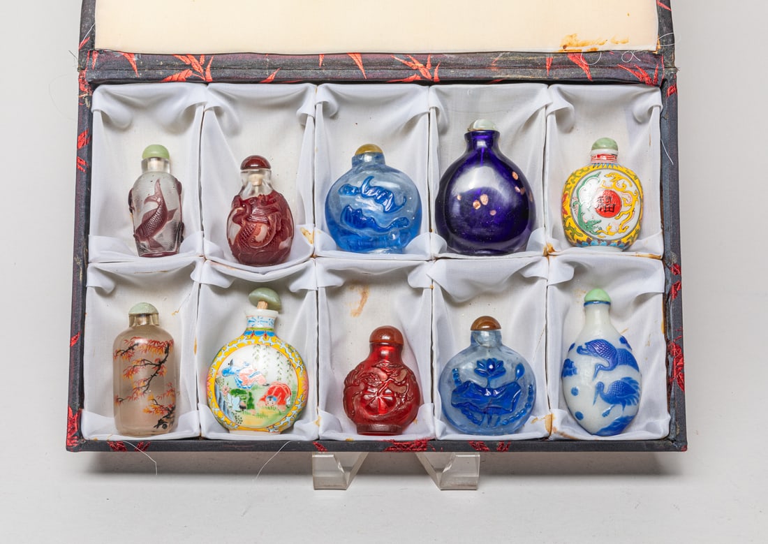 Box of Chinese Glass Snuff Bottles (1 of 13)