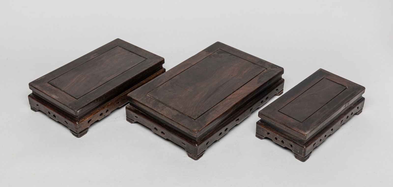 Set Chinese Wood Stands (1 of 9)