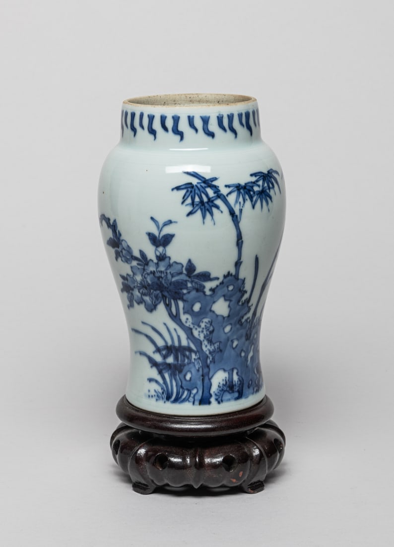 Chinese Export Porcelain W/ Stand (1 of 10)