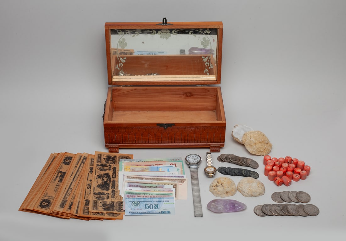 Estate Jewelry, Stone & Bank Notes (1 of 11)