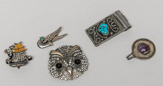 Set Lg Silver Pendants & Pins