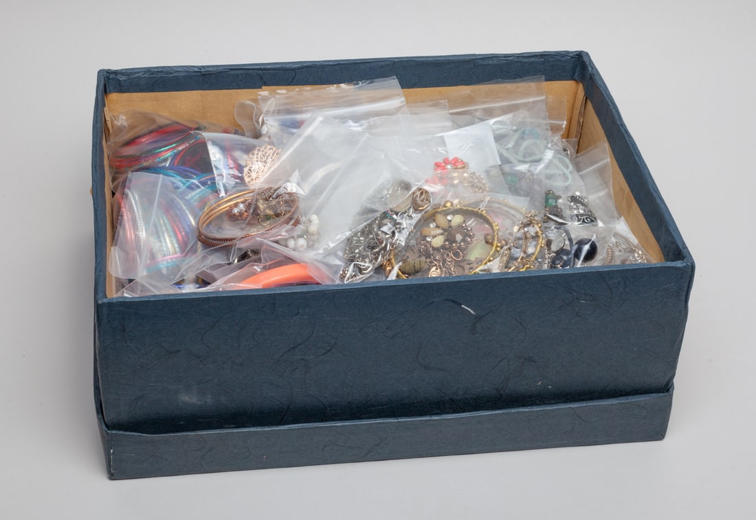 Estate Large Set Costume Jewelry (1 of 8)