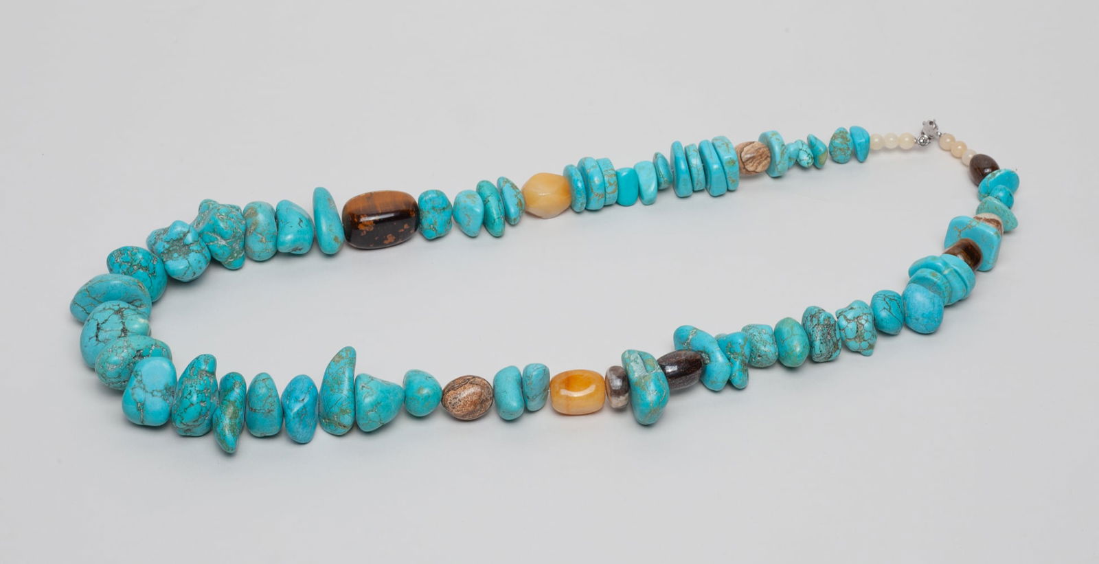 Native American Type Turquoise Like Necklace (1 of 7)