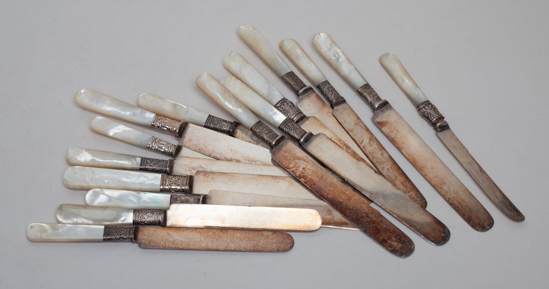 Vintage Dinning Service w/ MOP Handle, Silverplate (1 of 8)