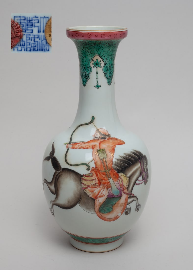 Collectible Chinese Export Porcelain Vase: The vase with gold color rim, the exterior painted with a colored warrior riding a hours hunting a deer, bottom with a mark. Approx. 9.5-4.5 inches.