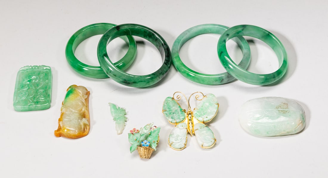 Chinese Bangles, Pins & Belt Buckle: A set of Chinese carving collection including four bangles, one rectangular plaque carved with flowers on both side, one oval shape carved with flowers, a large brooch and others. Size vary.