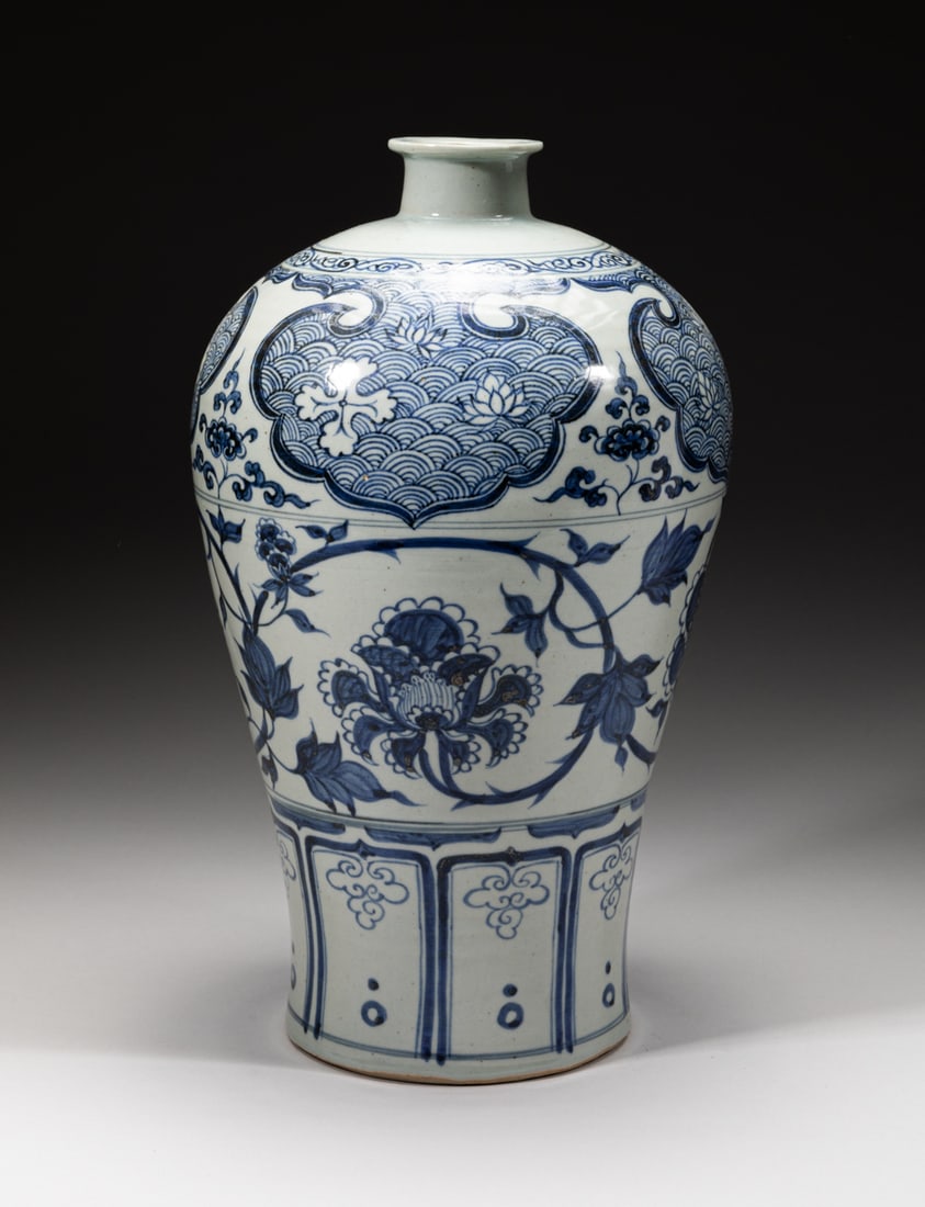 Tall Chinese Shipwreck Porcelain Vase (1 of 11)