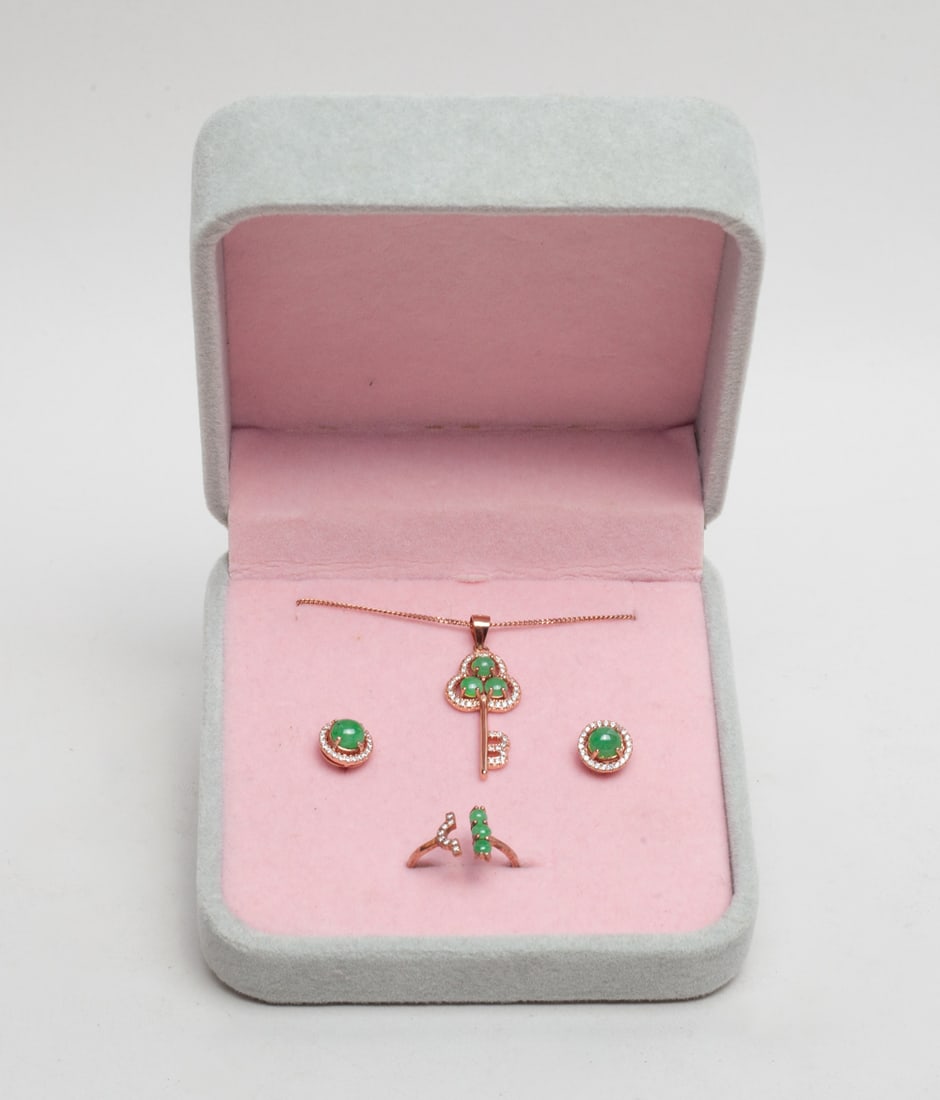 Chinese Jade Jewelry Set (1 of 11)