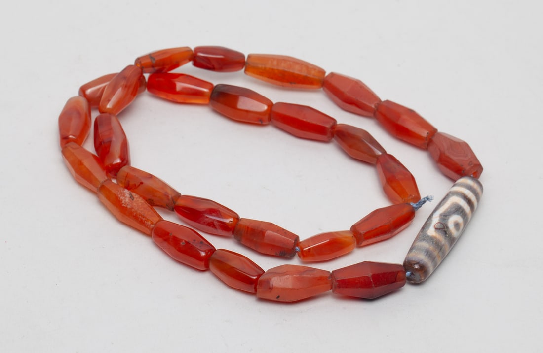 Tibetan Cameo Agate & Dzi Bead Necklace (1 of 11)