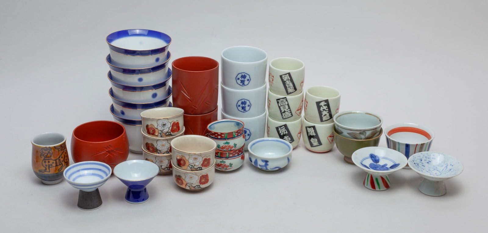 Vintage Chinese/ Japanese Tea Cups: A large group of Chinese / Japanese tea cups. Approx. 2.9-1.9 inches (Largest).