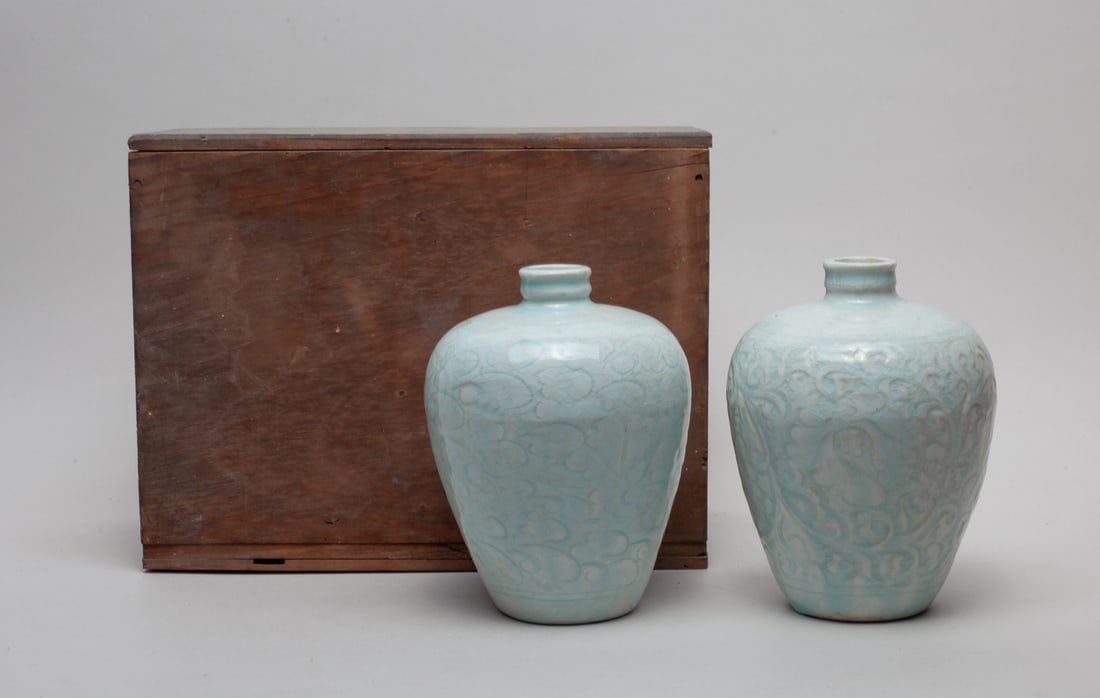 Pair Chinese Hutian Porcelain Vases (1 of 12)