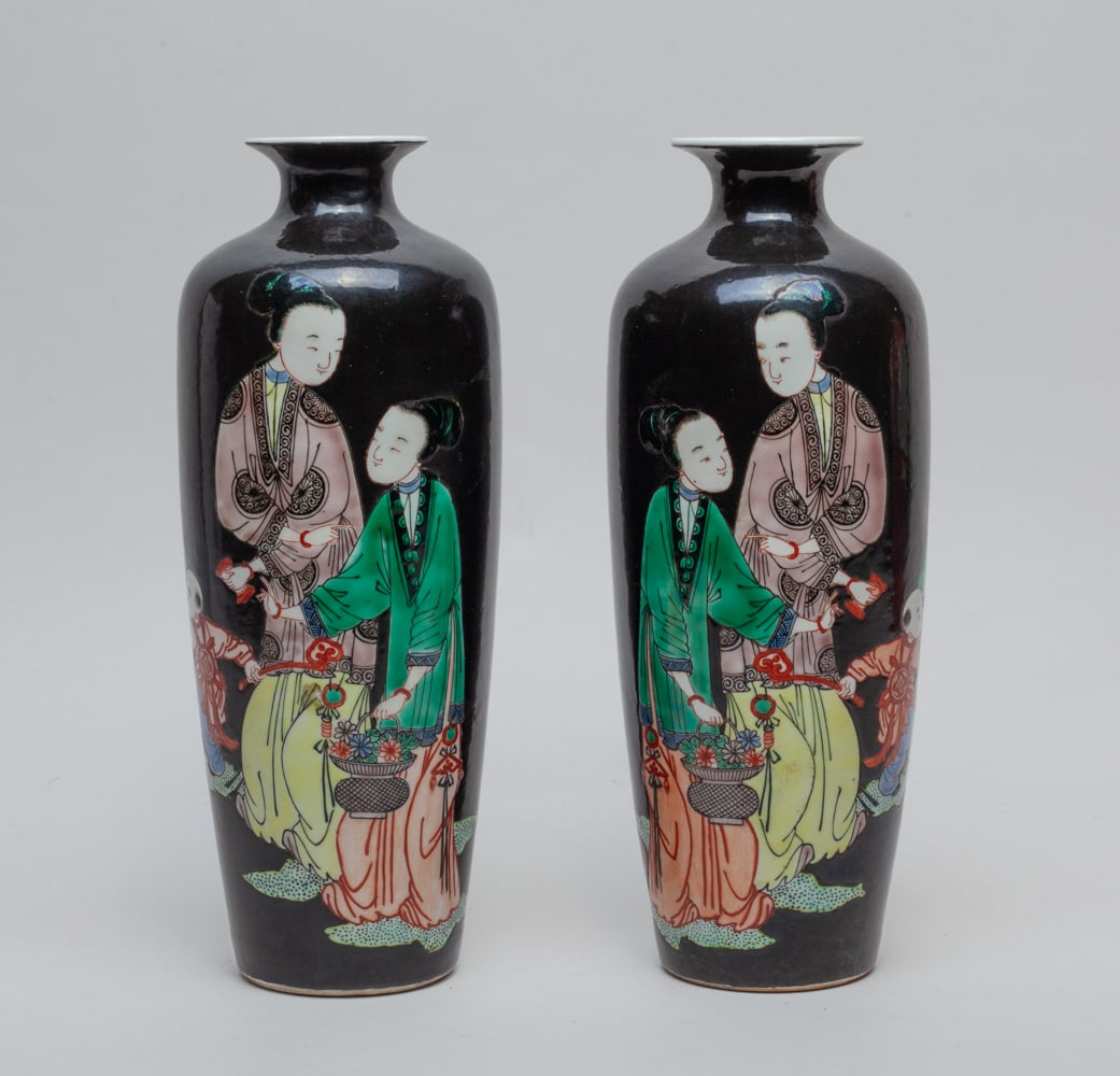 Pair Chinese Wuchai Porcelain Vases (1 of 13)