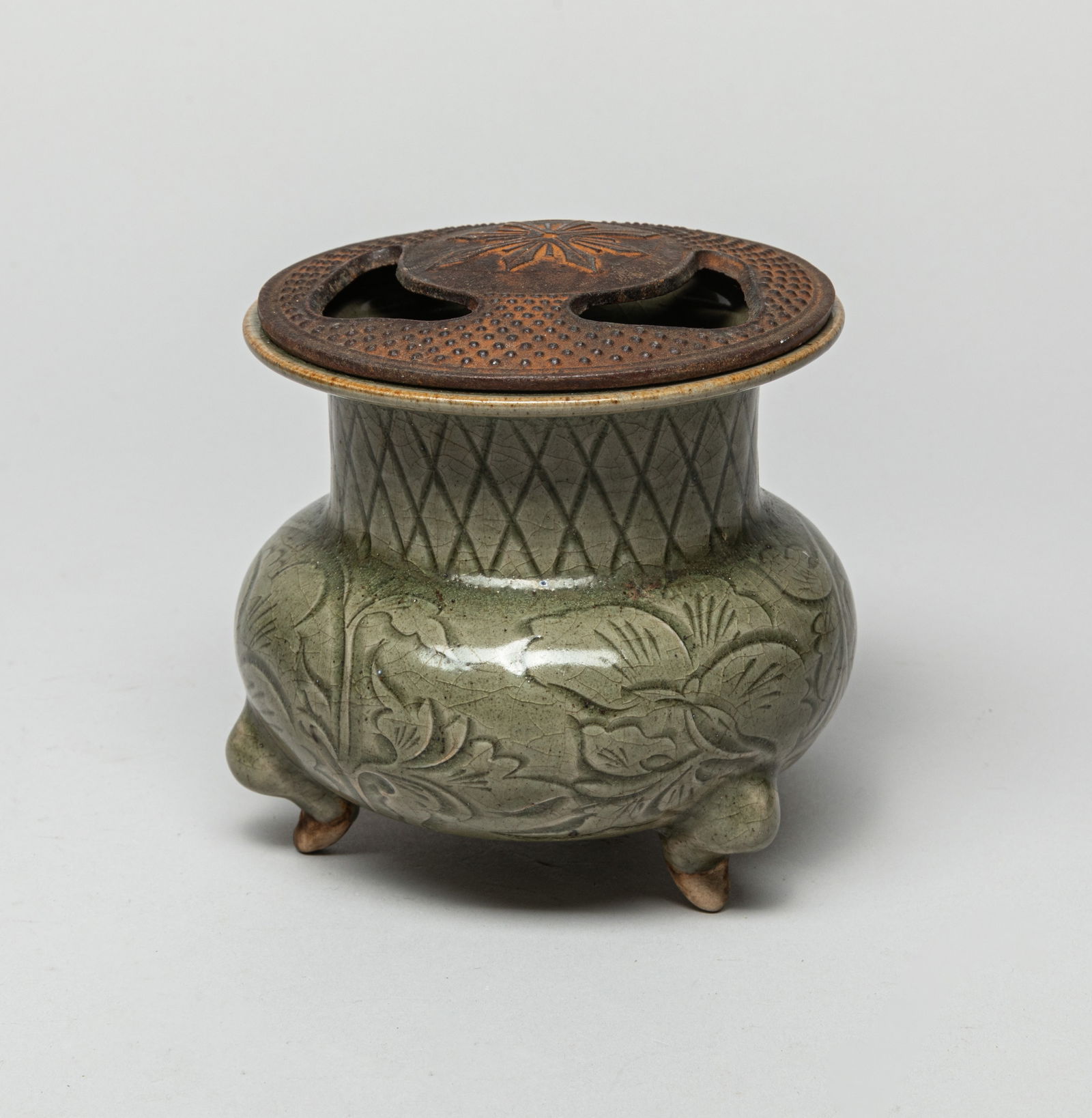 Chinese Shipwreck Type Yaozhou Porcelain Censer (1 of 9)