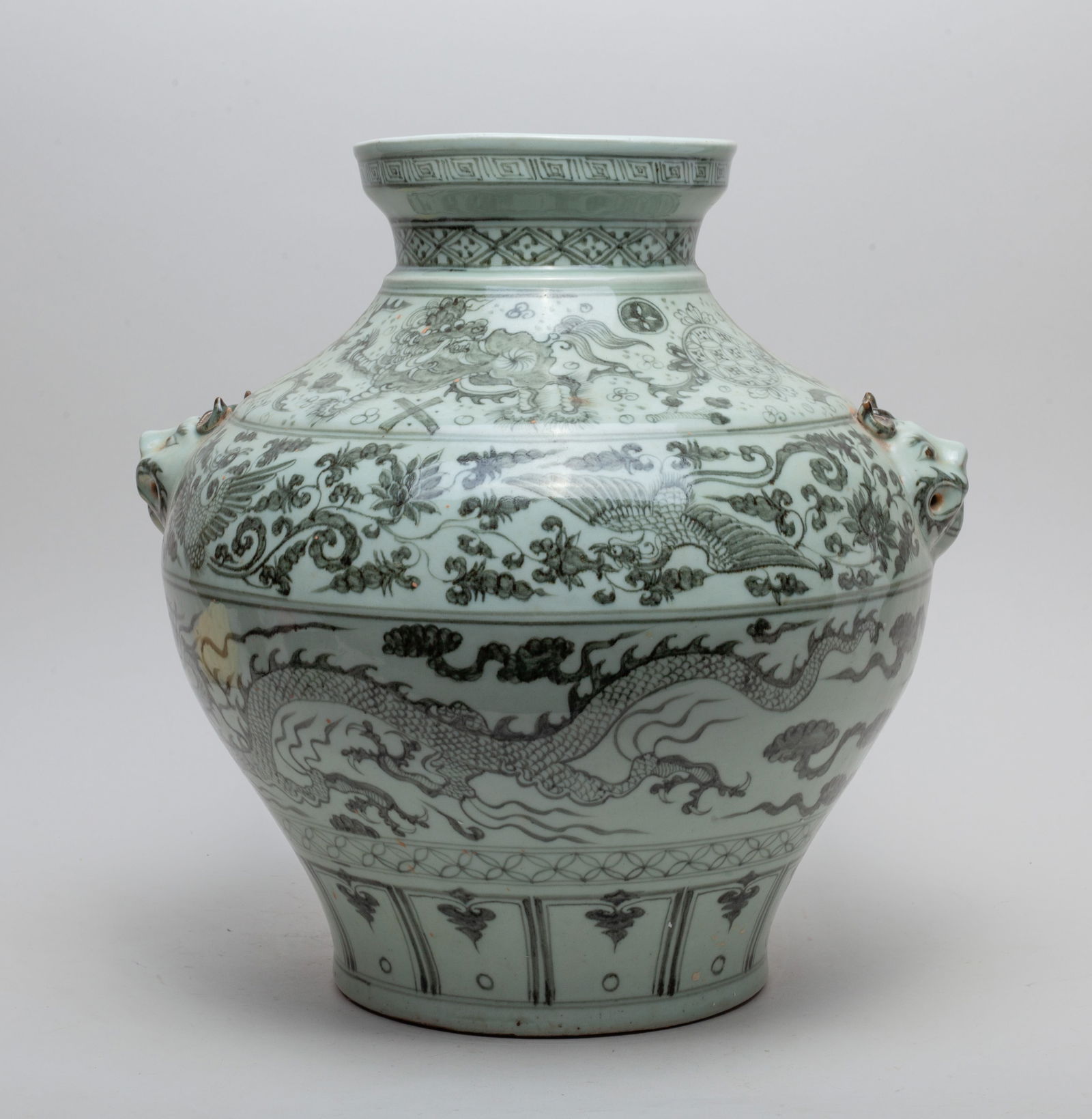 Large Chinese Export Porcelain Jar (1 of 12)
