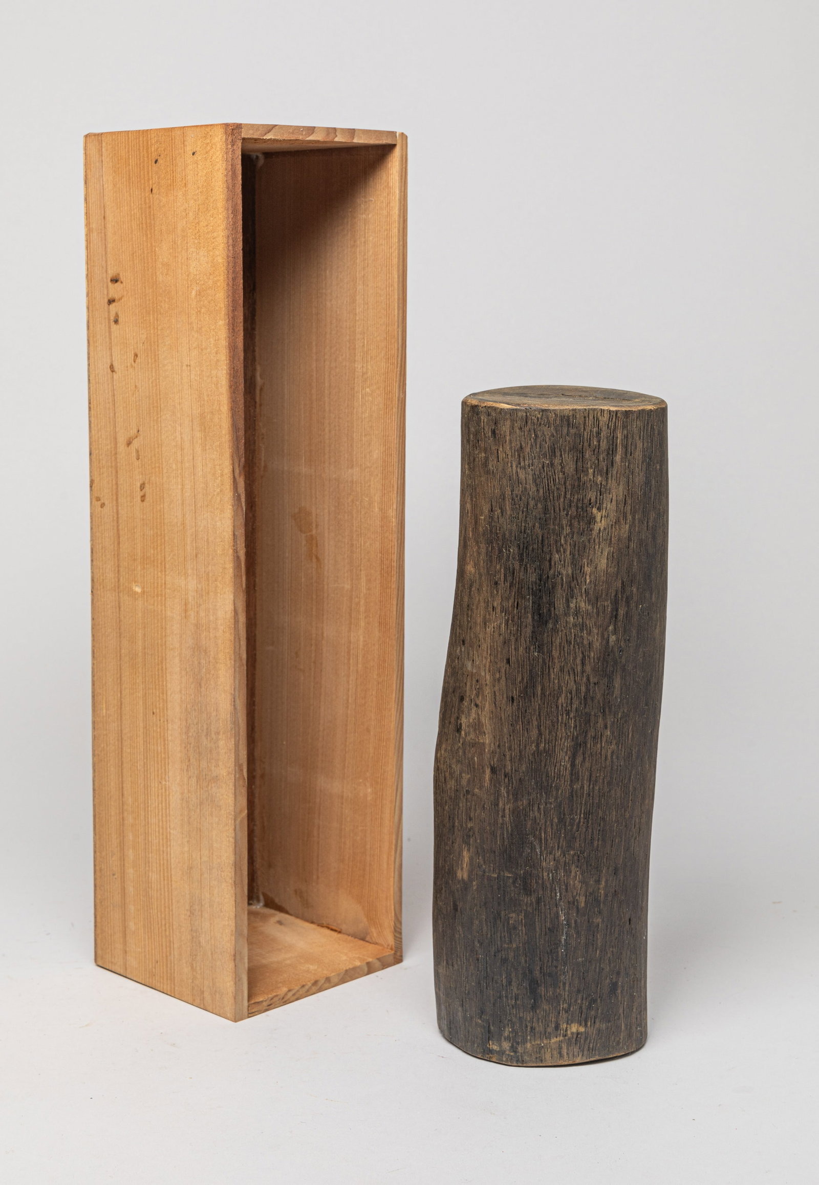 Lg Chinese Agarwood Stick: The large agarwood stick of the cylindrical form, slightly fragrant, with a fitted wood box, no cover included. Approx. 10.1-3.2 inches (Without box), total weight 632 gram