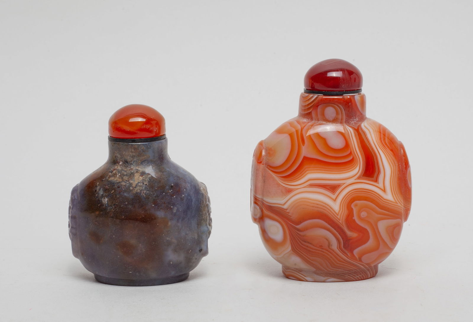 Two Chinese Cameo Agate Snuff Bottles (1 of 13)