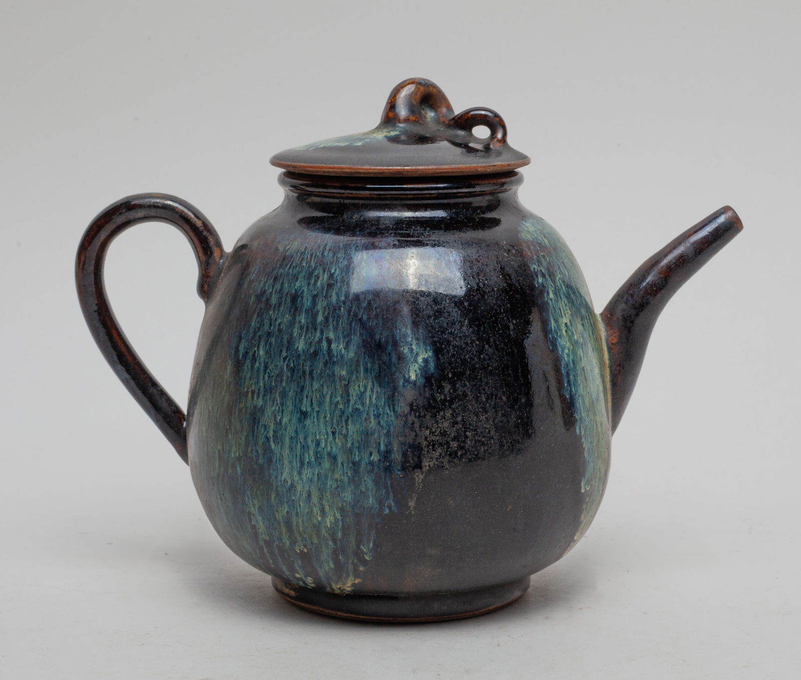 Chinese Jizhou Type Porcelain Large Pot (1 of 12)