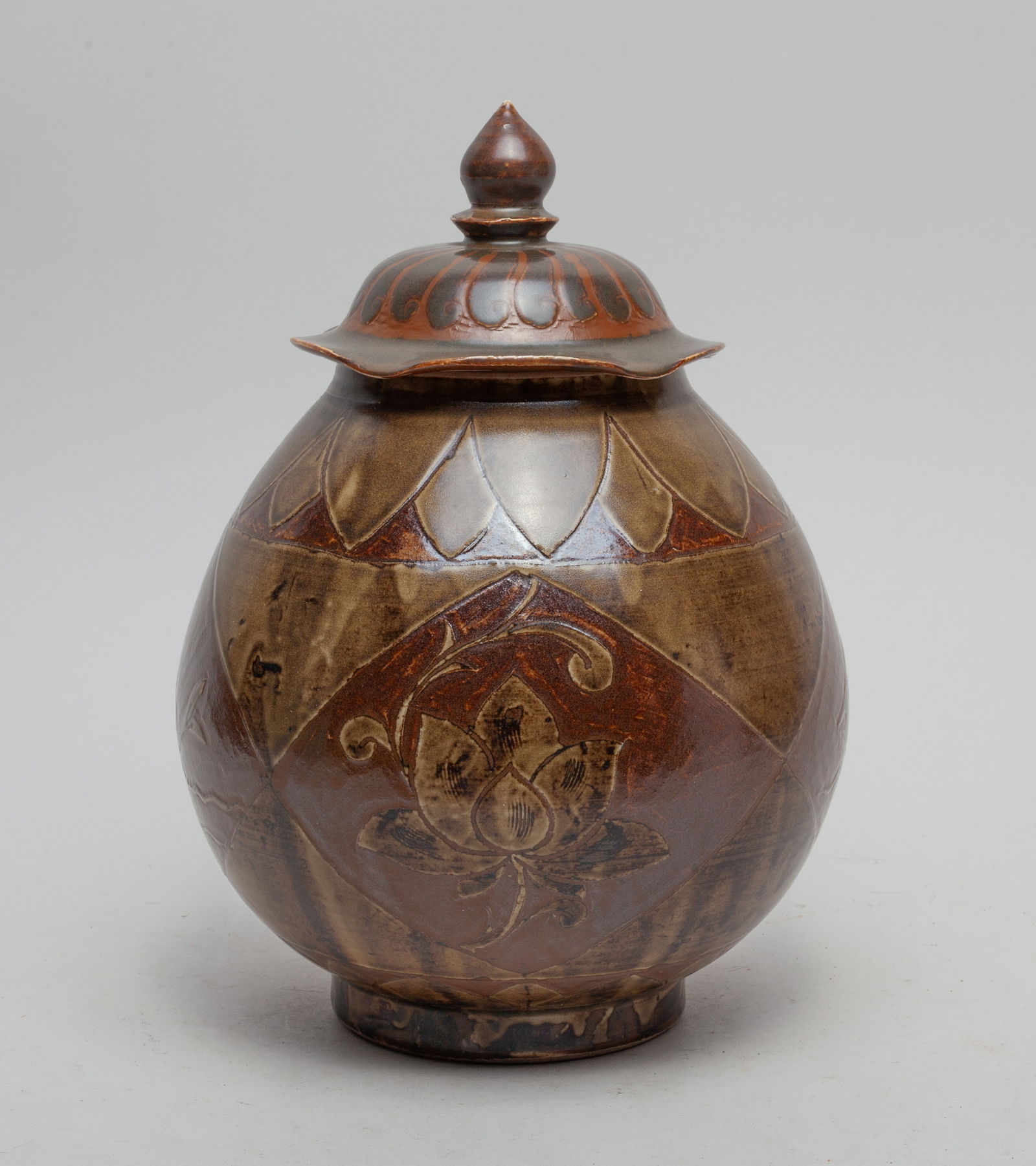 Chinese Ding Ware Porcelain Covered Vase (1 of 11)