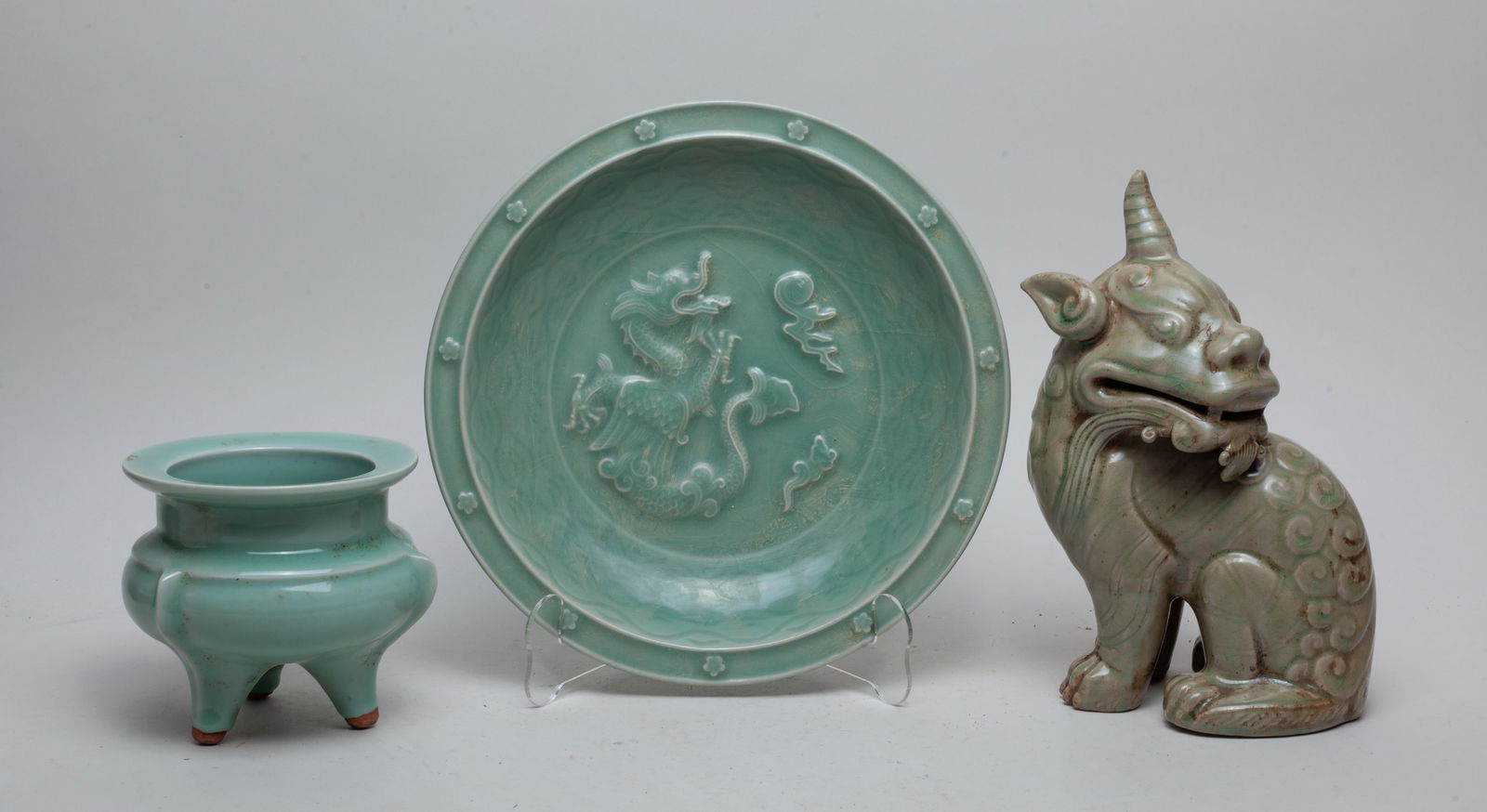 Chinese Porcelain Censer, Plate & Sculpture (1 of 13)