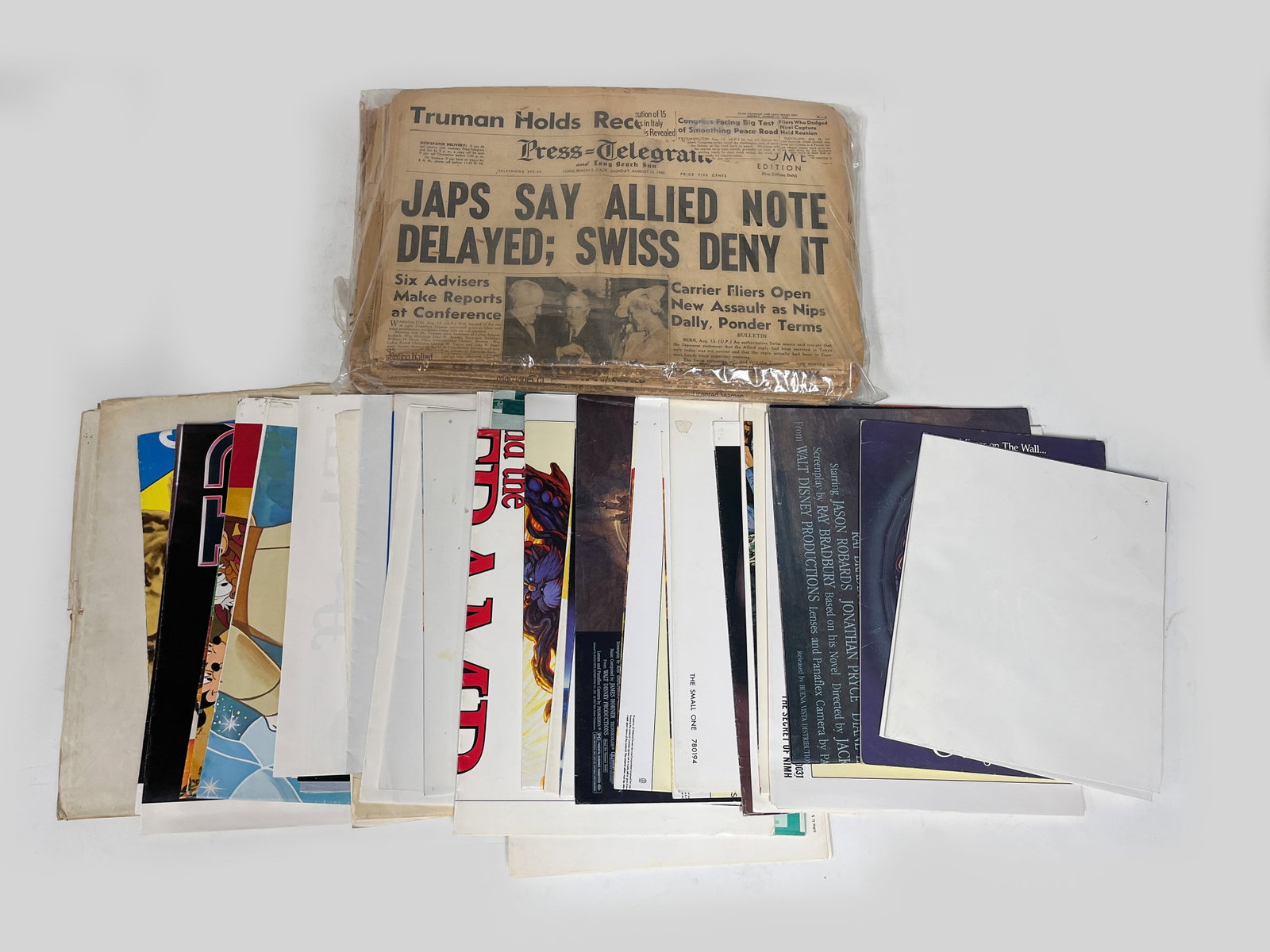 Vintage Newspaper & Photograph: Large group of vintage newspaper and photograph. Size varies.