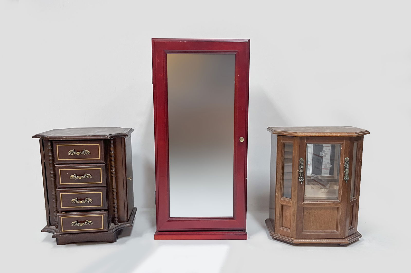 Vintage Jewelry Boxes (1 of 9)